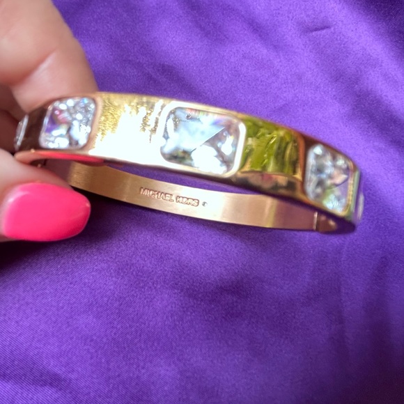 Michael Kors Luxury Bracelet 🔆 Gorgeous Glistening Rhinestones Set this apart - Picture 6 of 9